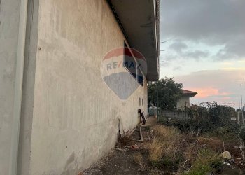 Edificio all\'aperto - Laboratorio via Madre Teresa di Calcutta 10, Belpasso - foto 5