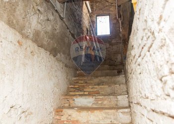 Scale - Semi-detached house VIA ETNA
 
72, San Giovanni la Punta - photo 27