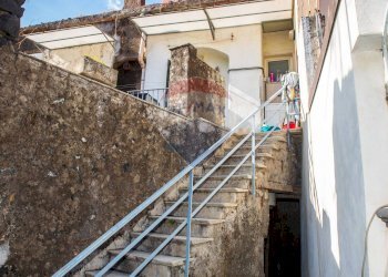 Ricezione / Lobby - Semi-detached house VIA ETNA
 
72, San Giovanni la Punta - photo 37