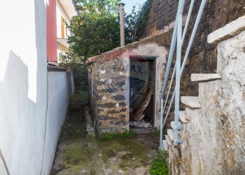 Scale - Semi-detached house VIA ETNA
 
72, San Giovanni la Punta - photo 43