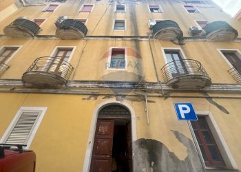 Edificio all\'aperto - Trilocale Piazza Carmine
 
17, Augusta - foto 2