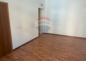 Stanza vuota - Ufficio Via Muscatello
 
19, Catania - foto 18