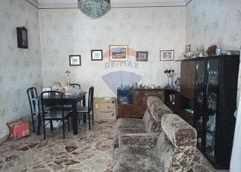 Sala da pranzo - Appartamento Via Consolazione
 
32, Aci Catena - foto 9