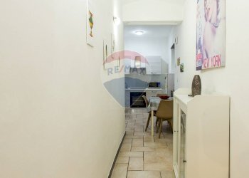 Hall / corridoio - Trilocale Via San Nicolo' Al Borgo
 
21, Catania - foto 5