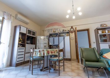 Sala da pranzo - Trilocale via Enrico Toti
 
12/f, Acireale - foto 7