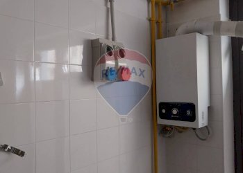 Dettagli - Commercial Premises Piazza Casalbore
 
33, Salerno - photo 4