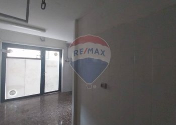 Stanza vuota - Commercial Premises Piazza Casalbore
 
33, Salerno - photo 7