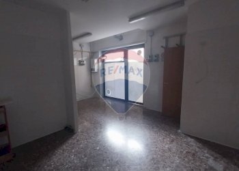 Stanza vuota - Commercial Premises Piazza Casalbore
 
33, Salerno - photo 8