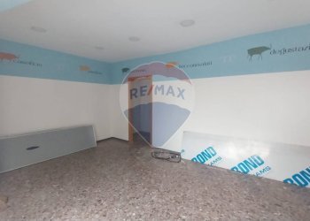 Stanza vuota - Commercial Premises Piazza Casalbore
 
33, Salerno - photo 11