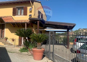 Casa all\'aperto - Villa Contrada Vassallaggi
 
snc, San Cataldo - foto 2