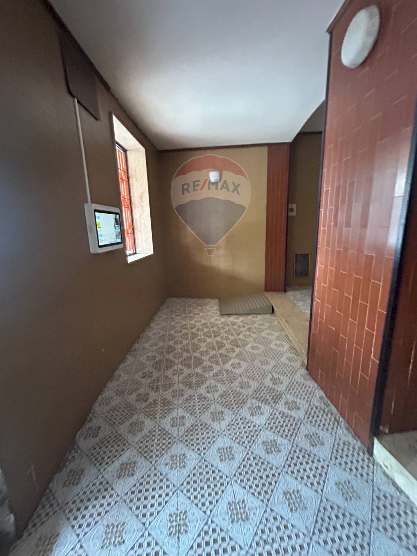 Hall / corridoio - Apartment Via Edmondo De Amicis
59, Caltanissetta - photo 3