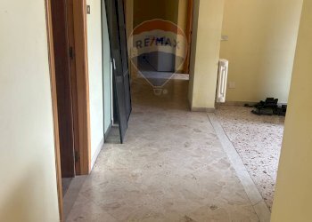 Hall / corridoio - Appartamento Via Edmondo De Amicis
 
59, Caltanissetta - foto 18