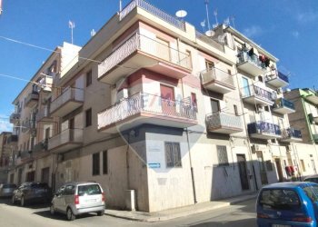 Edificio all\'aperto - Quadrilocale Via Luigi Allegato
 
26, Manfredonia - foto 1