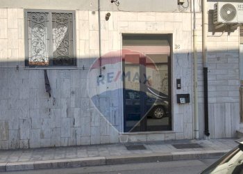 Edificio all\'aperto - Quadrilocale Via Luigi Allegato
 
26, Manfredonia - foto 5