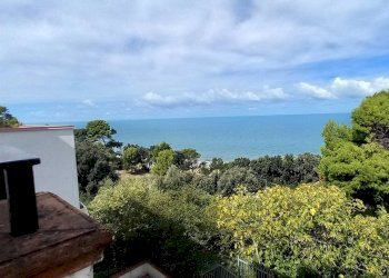 Foto 3 - Quadrilocale Via Valle delle Noci
 
14, Vico del Gargano - foto 3