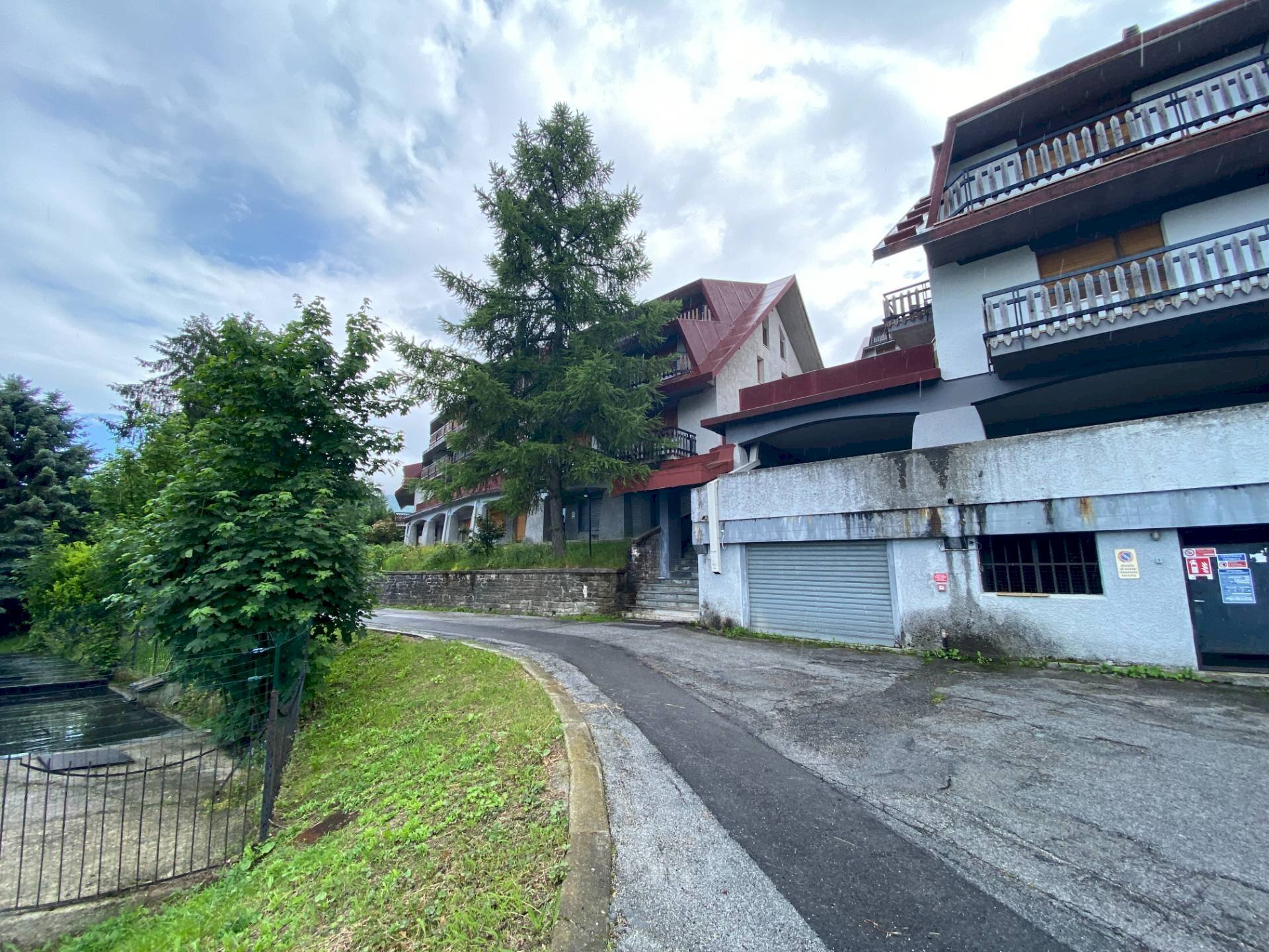 esterno - Three-room apartment Via San Grato
 
50, Viola - photo 1