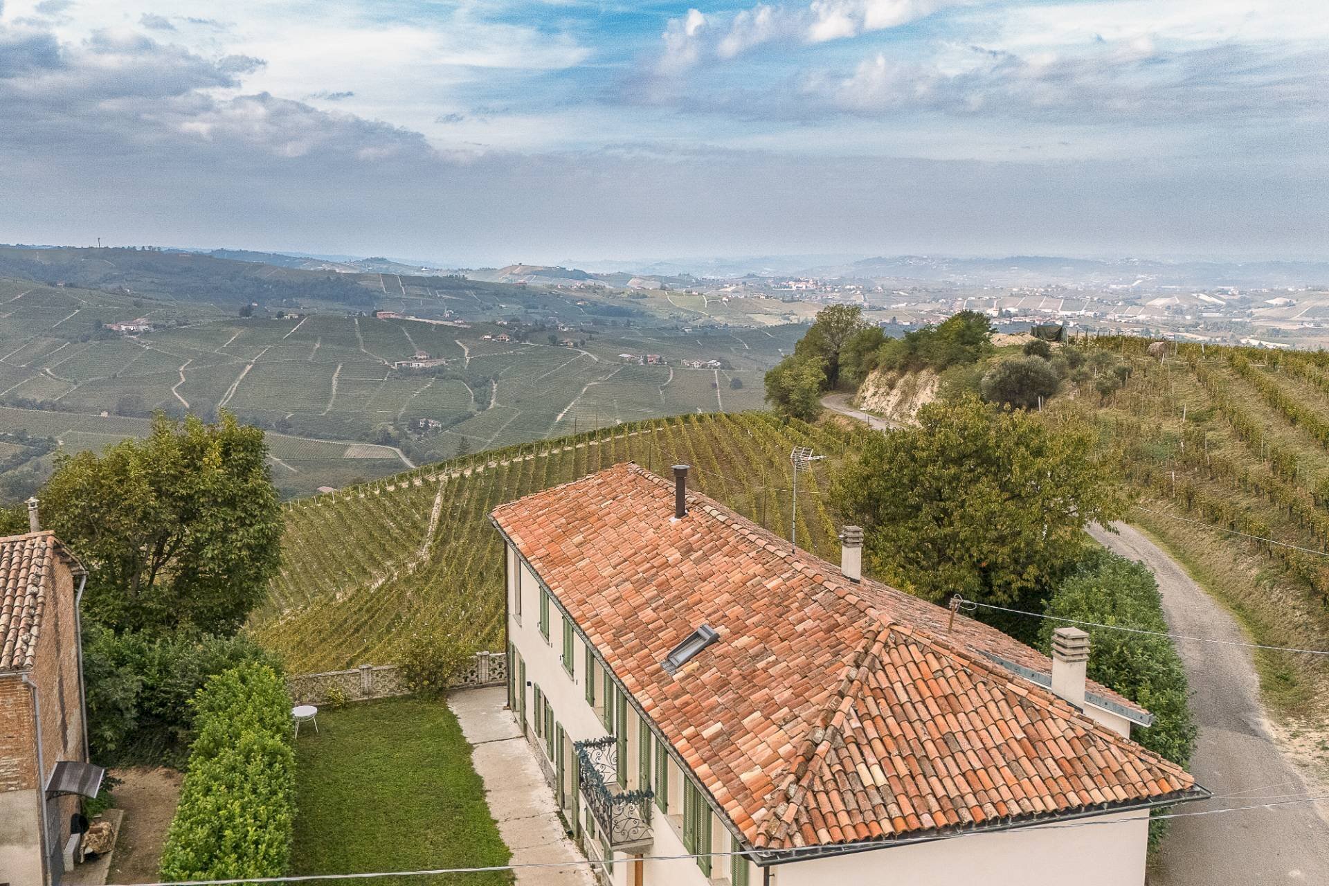 Foto 2 - Casa indipendente Strada Brosia
 
15, Castiglione Tinella - foto 2