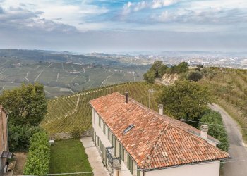 Foto 2 - Casa indipendente Strada Brosia
 
15, Castiglione Tinella - foto 2