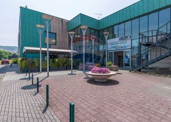 Edificio all\'aperto - Locale Commerciale VIA DEL CONCHELLO
 
9, Canossa - foto 2