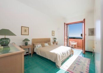 Foto 10 - Trilocale Via Pini d'Aleppo
 
22, Varazze - foto 10