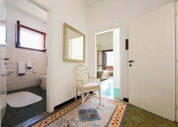 Foto 13 - Trilocale Via Pini d'Aleppo
 
22, Varazze - foto 13