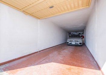 Foto 23 - Trilocale Via Pini d'Aleppo
 
22, Varazze - foto 23