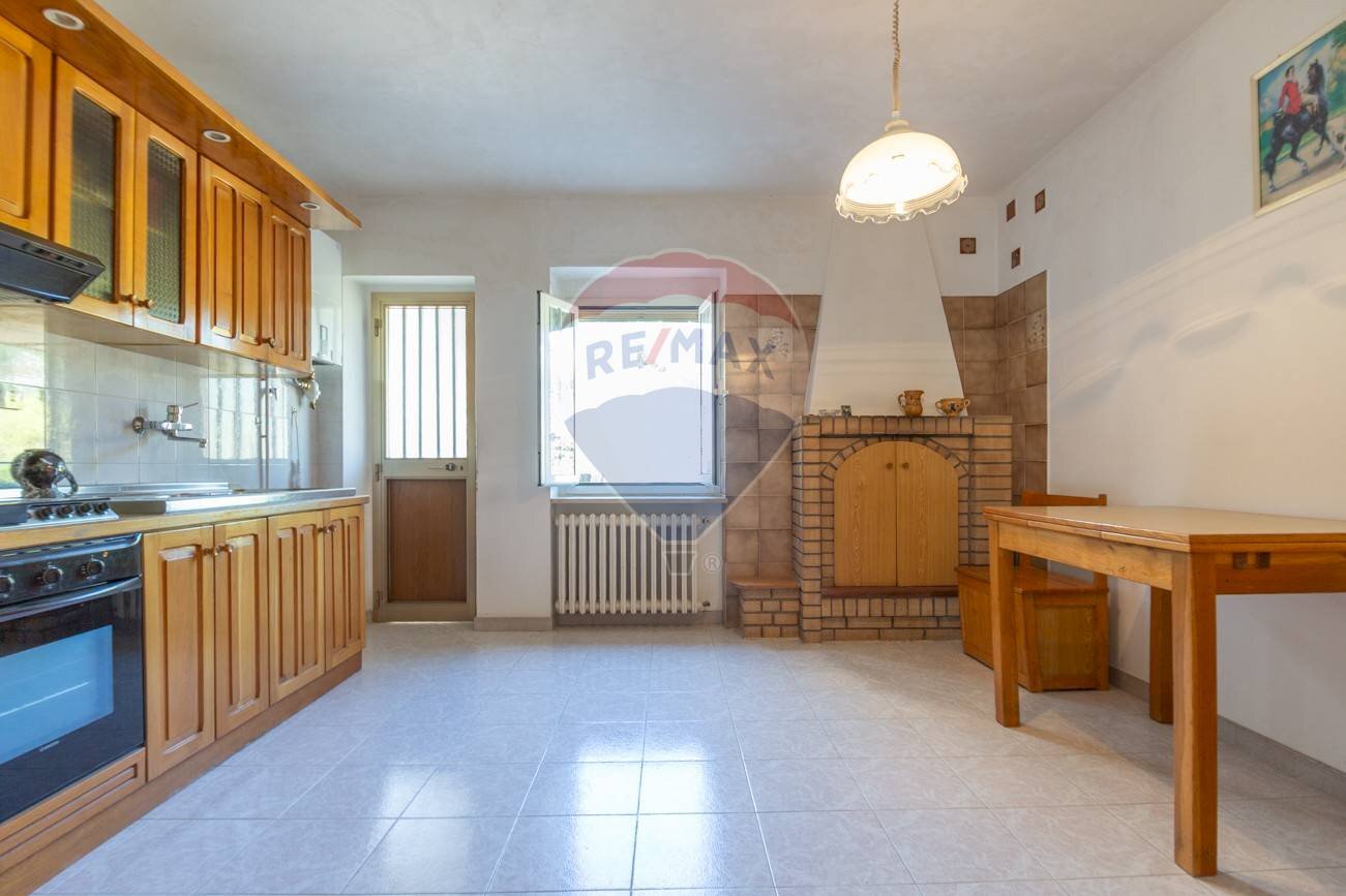 Cucina - Semi-detached house Viale Regina Margherita
74, Villamagna - photo 3