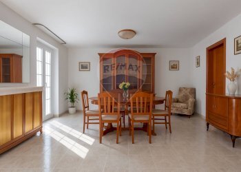 Sala da pranzo - Casa semi indipendente Viale Regina Margherita
 
74, Villamagna - foto 2