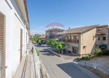 Edificio all\'aperto - Casa semi indipendente Viale Regina Margherita
 
74, Villamagna - foto 12