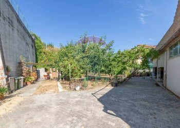 Terrazza - Casa semi indipendente Viale Regina Margherita
 
74, Villamagna - foto 16