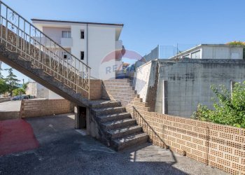 Scale - Casa semi indipendente Viale Regina Margherita
 
74, Villamagna - foto 23