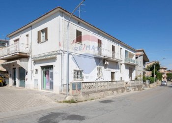 Edificio all\'aperto - Casa semi indipendente Viale Regina Margherita
 
74, Villamagna - foto 28