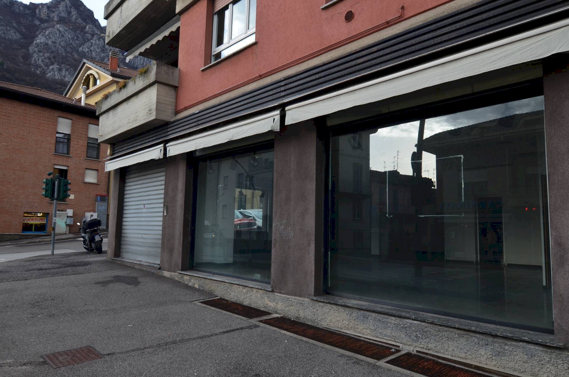 Foto 2 - Locale Commerciale Viale Adamello
 
42, Lecco - foto 2