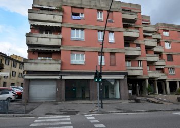 Foto 1 - Locale Commerciale Viale Adamello
 
42, Lecco - foto 1