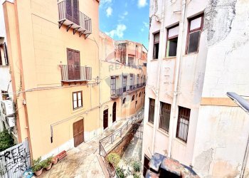 Edificio all\'aperto - Quadrilocale Vicolo Chiesa Di Sant'orsola
 
6, Palermo - foto 12