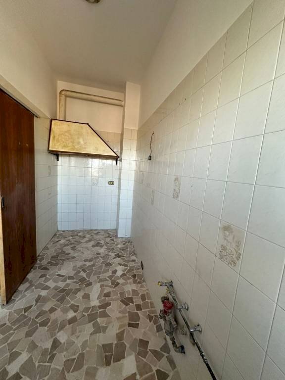 Interno palazzo - Three-room apartment via Martiri di Belfiore, Carpi - photo 2