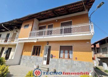 Facciata - Casa indipendente via Malone, Vauda Canavese - foto 1