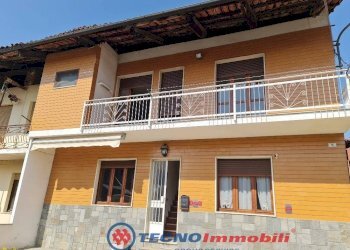 Facciata - Casa indipendente via Malone, Vauda Canavese - foto 3