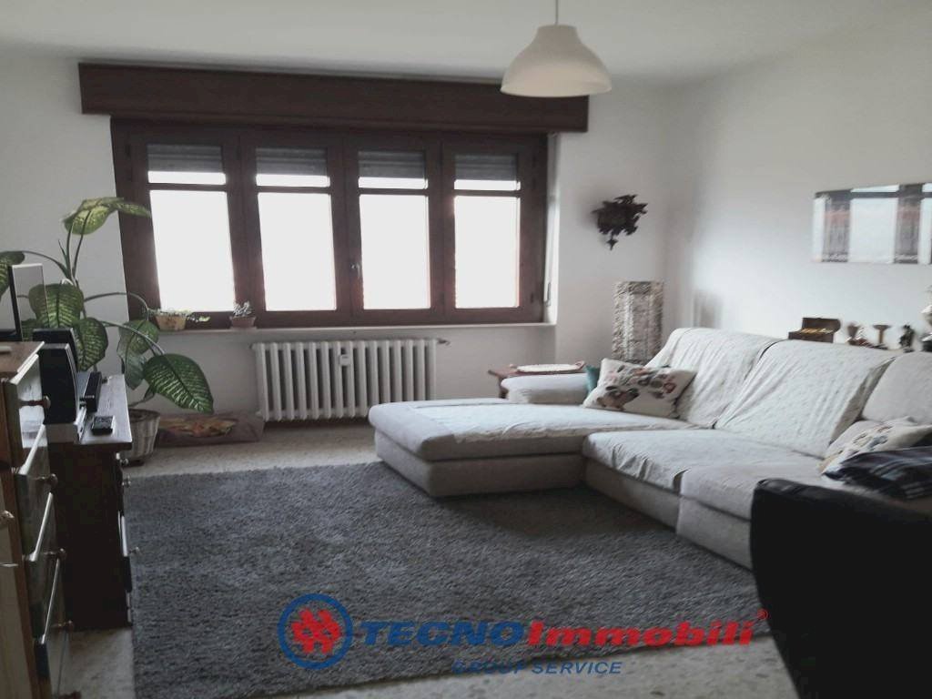 Salone - Appartamento via Marchese Della Rocca, Lanzo Torinese - foto 3
