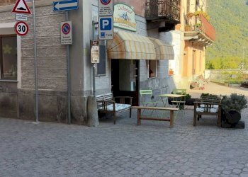 Facciata - Alimentari - Gastronomia piazza Balp De Roche Brune, Chiomonte - foto 5