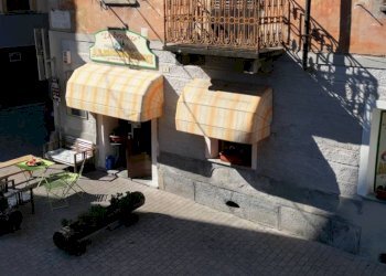 Facciata - Alimentari - Gastronomia piazza Balp De Roche Brune, Chiomonte - foto 7