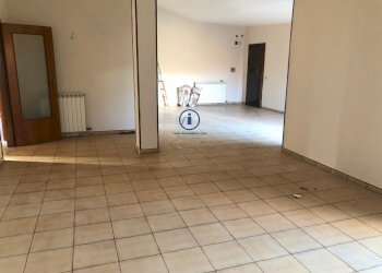 Foto 2 - Quadrilocale VIA CAPPUCCINI PARCO L
 
16, Caserta - foto 2