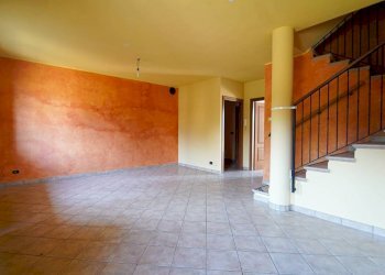 Soggiorno - Villa a Schiera piazza Nazari, Caraglio - foto 3