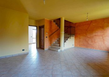 Soggiorno - Villa a Schiera piazza Nazari, Caraglio - foto 6