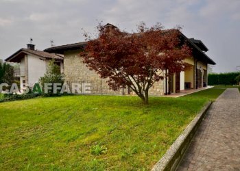 Giardino - Villa via Guglielmo Marconi, Albano Sant'Alessandro - foto 1