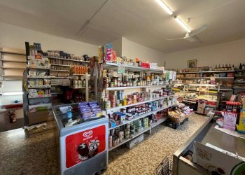 Interno non residenziale - Shop via Giuseppe Malan, 20, Luserna San Giovanni - photo 2