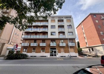 Facciata - Office piazza San Paolo, 2, Biella - photo 1