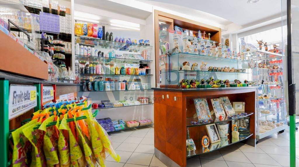 Interno non residenziale - Bar - Tabacchi - Ricevitoria viale Regina Margherita, Rimini - foto 3