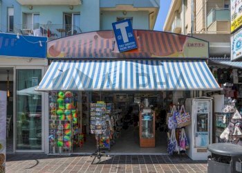 Interno non residenziale - Bar - Tabacchi - Ricevitoria viale Regina Margherita, Rimini - foto 1
