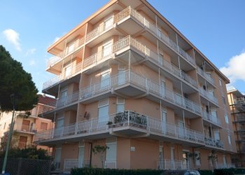 Trilocale SAn Bartolomeo Al Mare via Lungofiume 12, San Bartolomeo al Mare - foto 1